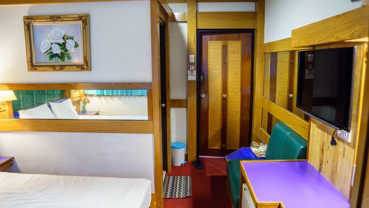 Siri Hotel Nakhonratchasima Exterior foto